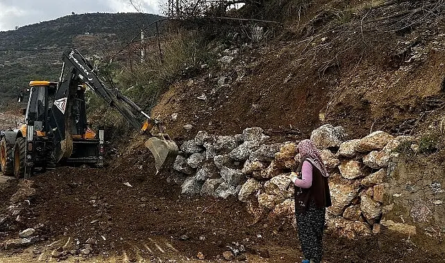 Antalya Büyükşehir Belediyesi Alanya’nın kırsal mahalle yollarında kış bakımına devam