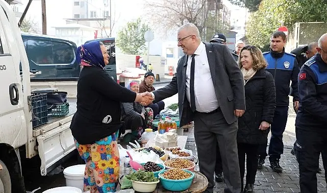 Edremit merkezde ilçenin en büyük halk pazarını ziyaret eden Edremit