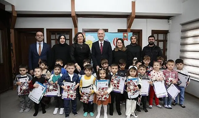 İnegöl Belediyesi Beşinci Mevsim Kreşinde eğitim alan öğrenciler için karne