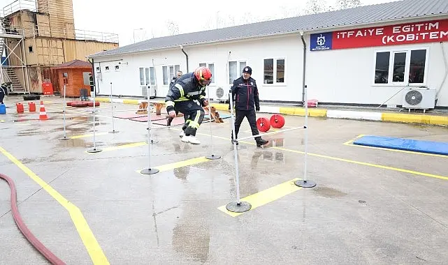 Kocaeli Büyükşehir Belediyesi’nin itfaiye eri kadroları için yaptığı yazılı ve