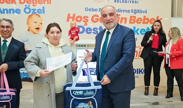 Canik Belediyesi ilçedeki anne adaylarına ‘Bebek Destek Paketi’ hediye etti.