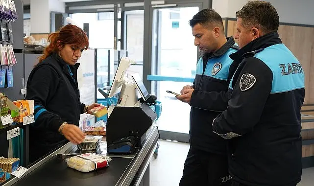 Çeşme Belediyesi Zabıta Müdürlüğü ekipleri, Çeşme genelindeki zincir marketlerde kapsamlı