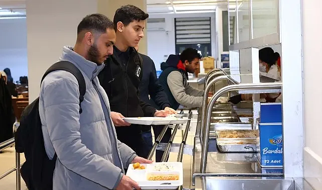 Çankaya Belediyesi,Ankara’da öğrenim gören üniversite öğrencilerini her akşam “Gençlik Sofrasında”