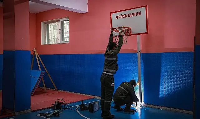 Keçiören Belediyesi ilçedeki devlet okullarının eksiklerini gidermek için kolları sıvadı.