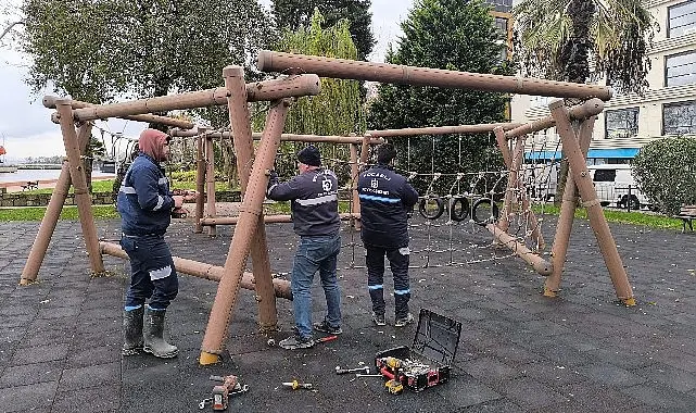 Kocaeli Büyükşehir Belediyesi ekipleri, çocuk oyun grupları ile açık hava