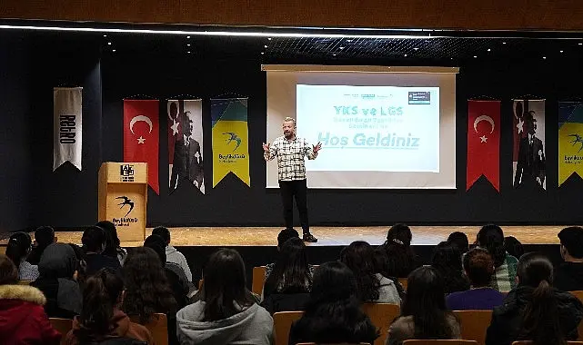 Beylikdüzü Belediyesi, LGS ve YKS’ye hazırlanan öğrencilere yönelik “Kazandıran Taktikler