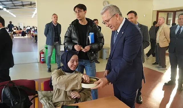 Ege Üniversitesi (EÜ) Merkez Kütüphanesi bir yandan akademik araştırmalar için