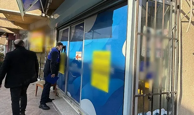 ‘’Üsküdar Belediyesi’ne bağlı ekipler, ruhsatsız içki satışı yaparak halk sağlığına