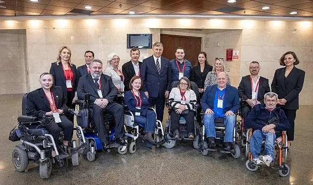 İzmir Büyükşehir Belediye Başkanı Dr. Cemil Tugay, Engellilik Çalıştayı’nda engelli