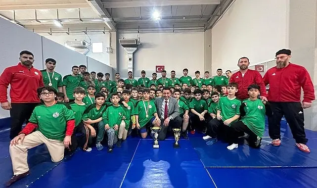 Bayraklı Belediyesi Spor Kulübü Güreş Takımı, U-17 Yaş Serbest ve