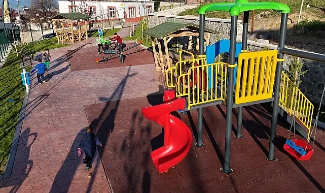 Canik Belediye Başkanı İbrahim Sandıkçı, ilçenin tüm mahallelerinde çevre düzenleme