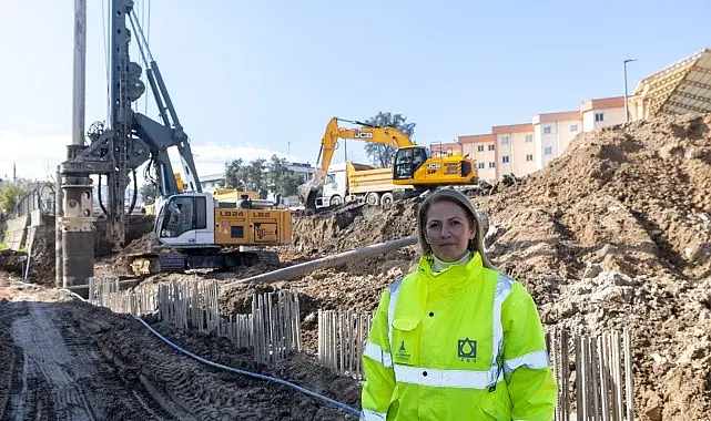 İzmir Büyükşehir Belediyesi İZSU Genel Müdürlüğü, kent merkezinde yer alan